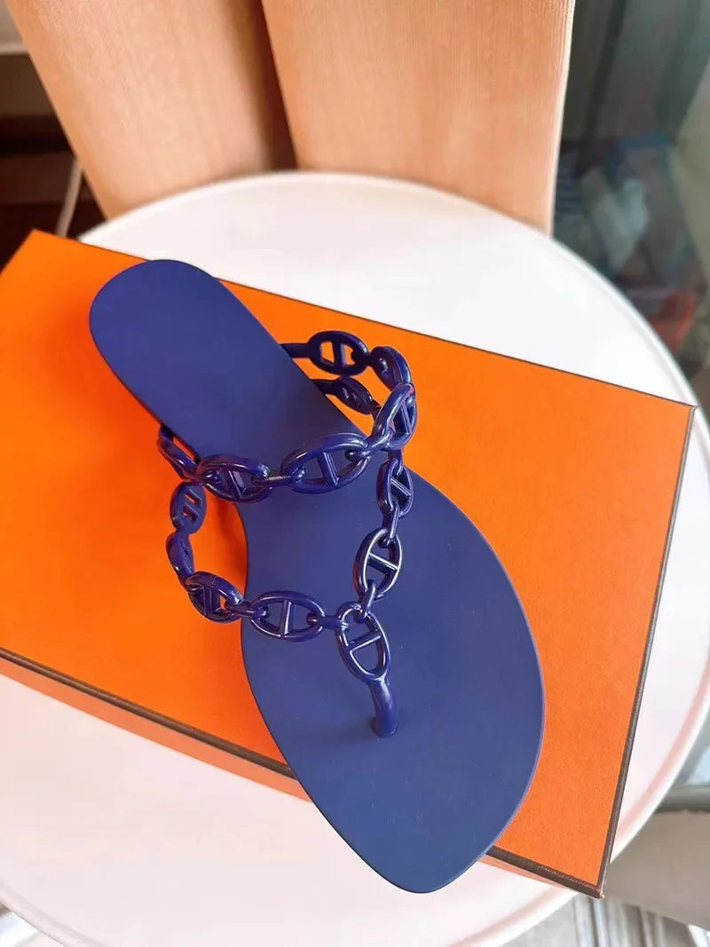 2026 Chain Pig Nose Flip-flops with Bright Jelly Shoes Wearing Flat Beach Toe Cool Slippers Women